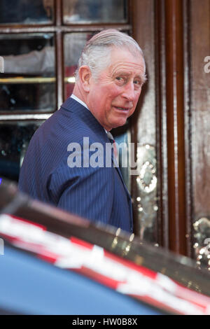 Londres, Royaume-Uni. Mar 15, 2017. Son Altesse Royale le Prince Charles, le Prince de Galles assiste à la Prince's Trust de célébrer la réussite des prix au London Palladium. Credit : Bettina Strenske/Alamy Live News Banque D'Images