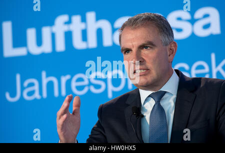 Munich, Allemagne. Mar 16, 2017. Carsten Spohr, président de Deutsche Lufthansa AG, parle à la conférence de presse de l'entreprise à l'aéroport de Munich, Allemagne, 16 mars 2017. Photo : Sven Hoppe/dpa/Alamy Live News Banque D'Images