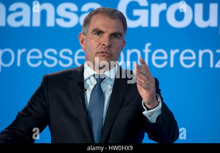 Munich, Allemagne. Mar 16, 2017. Carsten Spohr, président de Deutsche Lufthansa AG, parle à la conférence de presse de l'entreprise à l'aéroport de Munich, Allemagne, 16 mars 2017. Photo : Sven Hoppe/dpa/Alamy Live News Banque D'Images