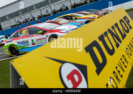 Castle Donington, UK. Mar 16, 2017. Dunlop MSA British Touring Car Championship, Castle Donington. Credit : Gergo Toth/Alamy Live News Banque D'Images