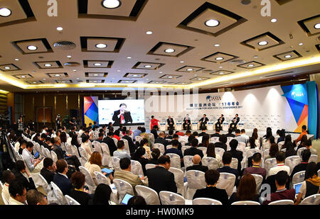 La Chine, la province de Hainan. Mar 23, 2017. Les délégués ont assisté à la session de "l'avenir de l'éducation" au cours du Forum de Boao pour l'Asie (BFA) Conférence annuelle 2017 en Chine du sud, province de Hainan, le 23 mars 2017. Credit : Guo Cheng/Xinhua/Alamy Live News Banque D'Images