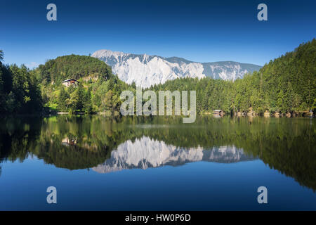 Zone de protection du paysage. Achstürze Piburger Lake voir et les Alpes en arrière-plan. Tirol plus ancien de réserves naturelles. Oetz, alpes montagnes culturelle unique Banque D'Images