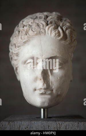 La poétesse grecque Sappho. Copie romaine après un original grec probablement d'une statue par Silanion d'environ 340-330 BC sur l'affichage dans le Musée Glyptothèque de Munich, Bavière, Allemagne. Banque D'Images