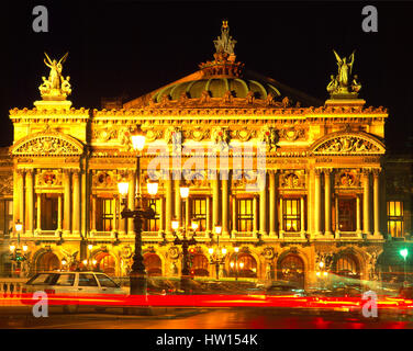 Nuit à l'Opéra Garnier, Paris, France Banque D'Images