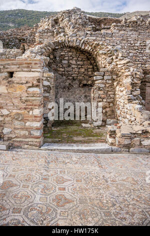 Sol de mosaïque à l'extérieur d'une maison en ruine la ville antique d'Éphèse à Selcuk, Turquie Banque D'Images