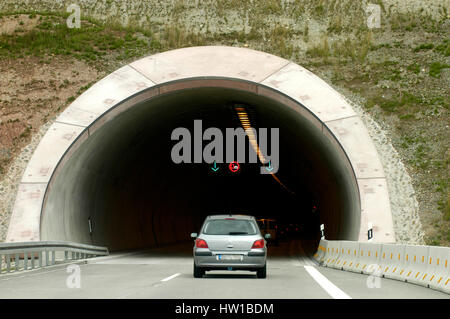 Entrée du Tunnel , Tunneleinfahrt Banque D'Images