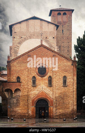 Image de l'église Santo Stefano un jour de pluie. Bologne, Italie. Banque D'Images