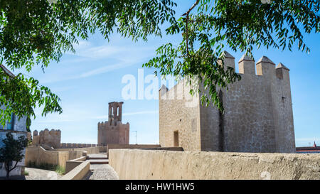 Remparts, des sentiers et des tours de Badajoz, Espagne mur musulmane Banque D'Images