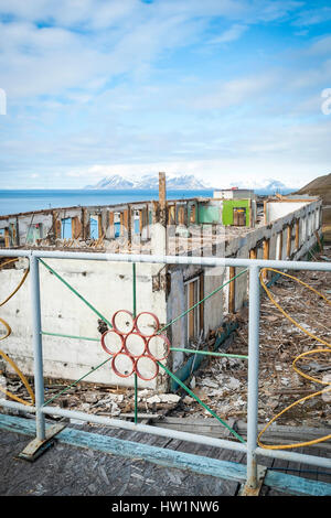 Les bâtiments détruits à Barentsburg, industriel ville russe à Svalbard, Norvège Banque D'Images