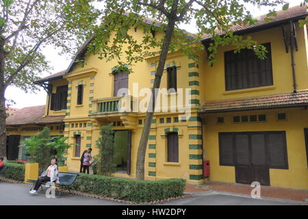 Ho Chi minch en bois de deux étages maison sur pilotis à Hanoi, Vietnam et ses environs. Banque D'Images