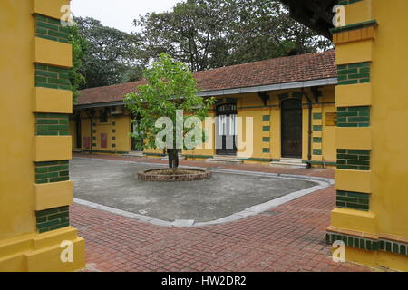 Ho Chi minch en bois de deux étages maison sur pilotis à Hanoi, Vietnam et ses environs. Banque D'Images