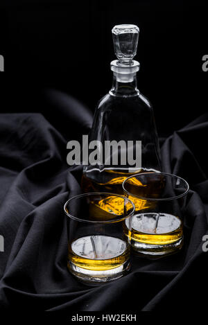 Deux verres de single malt scotch whisky. Banque D'Images