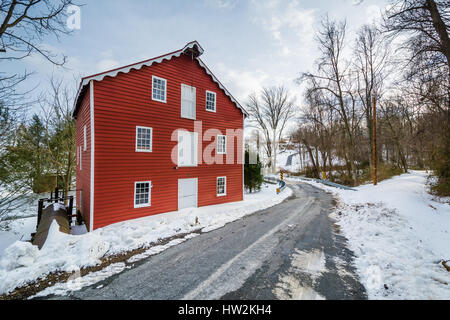 La neige et le Wallace-Cross Mill en Pennsylvanie, Felton. Banque D'Images