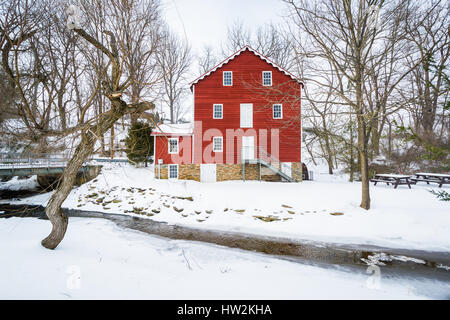 La neige et le Wallace-Cross Mill en Pennsylvanie, Felton. Banque D'Images