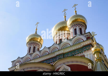 Dômes dorés de Rozhdestvo Hristovo russe Memorial church dans Shipka, Bulgaria Banque D'Images