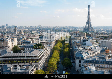 Ville de Paris, la France avec la tour Eiffel à droite Banque D'Images