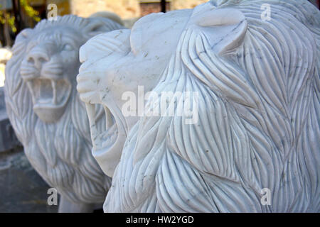 Statue de lion en marbre Banque D'Images