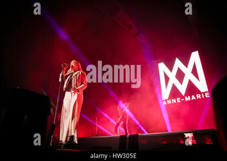 Turin, Italie. Mar 16, 2017. Anne Marie effectue à Turin Crédit : Daniele Baldi/Pacific Press/Alamy Live News Banque D'Images