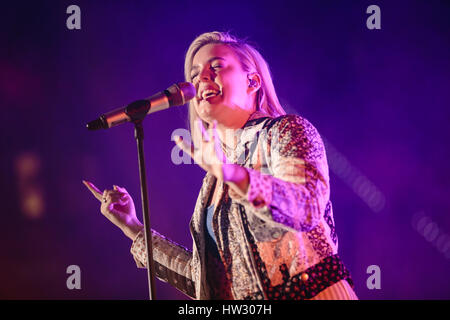 Turin, Italie. Mar 16, 2017. Anne Marie effectue à Turin Crédit : Daniele Baldi/Pacific Press/Alamy Live News Banque D'Images