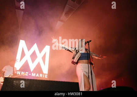 Turin, Italie. Mar 16, 2017. Anne Marie effectue à Turin Crédit : Daniele Baldi/Pacific Press/Alamy Live News Banque D'Images