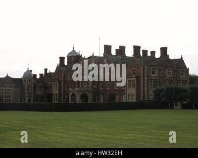 Sandringham House et jardins - de Sa Majesté la Reine, à Norfolk, ses vastes jardins et de nombreuses sculptures. Banque D'Images