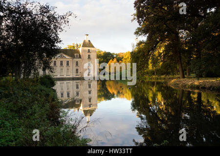 Warmont House est un domaine seigneurial sur le bord de la Dutch village Warmond Banque D'Images