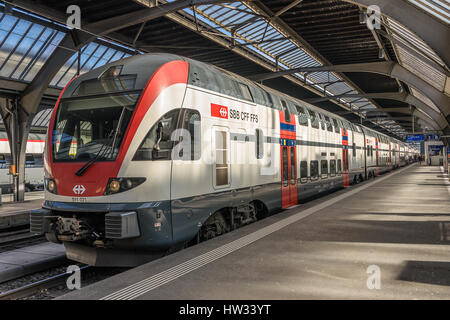 La ligne principale de Zurich gare train Banque D'Images