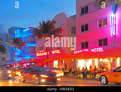 Quartier art déco de South Beach à Miami. Banque D'Images