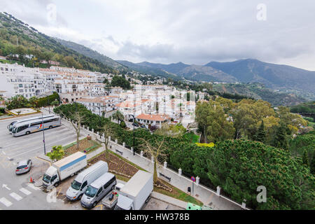 Mijas, Espagne - 16 mars 2017 : pittoresque village blanc de Mijas. Destination touristique d'andalousie. Costa del Sol. Le sud de l'Espagne Banque D'Images