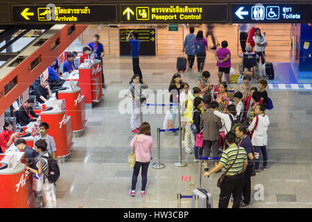 Trafic à l'aéroport Don Muang (DMK), Bangkok, Thaïlande Banque D'Images