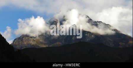 Montagne sacrée Khumbi Yul lha, Parc National de l'Everest, au Népal. Banque D'Images