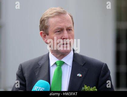 Premier ministre irlandais Enda Kenny parle aux médias après avoir rencontré le président américain, Donald Trump pour des entretiens dans le bureau ovale de la Maison Blanche à Washington, USA. Banque D'Images