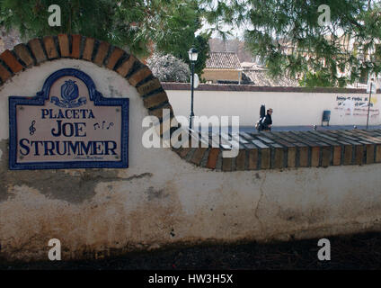 Joe Strummer Square dédié à l'ancien frontman du groupe de punk The Clash, et appelé Placeta Joe Strummer, à Grenade, Grenade, Andalousie, Espagne Banque D'Images