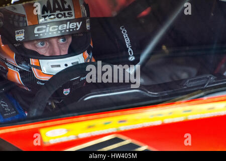 Castle Donington, UK. 16 mars, 2017. Pilote de course BTCC Adam Morgan et Ciceley Motorsport lors de la Journée des médias officiels 2017 de la Dunlop MSA British Touring Car Championship au circuit de Donington Park (photo de Gergo Toth / Alamy Live News) Banque D'Images