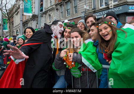 Dublin, Irlande. Mar 17, 2017. Les célébrations de la Saint-Patrick. Banque D'Images