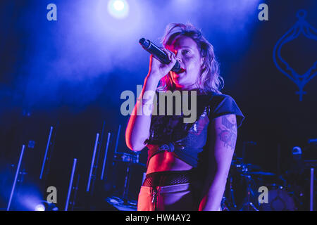 17 mars 2017 - chanteur et compositeur suédois, Ebba Tove Elsa Nilsson, mieux connu sous le nom de scène de Tove Lo, fonctionne à l'O2 Shepherds Bush Empire, 2017 Credit : Myles Wright/ZUMA/Alamy Fil Live News Banque D'Images