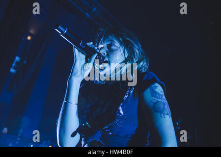 17 mars 2017 - chanteur et compositeur suédois, Ebba Tove Elsa Nilsson, mieux connu sous le nom de scène de Tove Lo, fonctionne à l'O2 Shepherds Bush Empire, 2017 Credit : Myles Wright/ZUMA/Alamy Fil Live News Banque D'Images