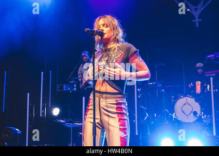 17 mars 2017 - chanteur et compositeur suédois, Ebba Tove Elsa Nilsson, mieux connu sous le nom de scène de Tove Lo, fonctionne à l'O2 Shepherds Bush Empire, 2017 Credit : Myles Wright/ZUMA/Alamy Fil Live News Banque D'Images