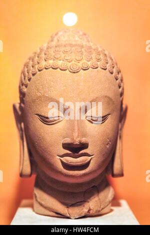 Tête de Bouddha datant du 5th siècle, trouvée à Sarnath, Varanasi, Uttar Pradesh, Inde. Photographié au Musée national de New Delhi, Inde. Banque D'Images