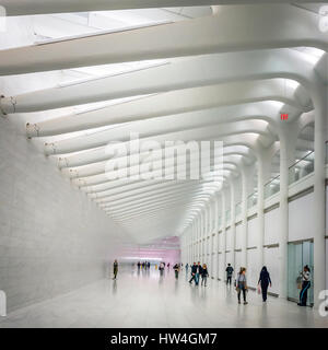 Vue de l'intérieur de la station de chemin de l'Ouest, Concourse passage inférieur pour piétons dans le Lower Manhattan, New York City, USA. Banque D'Images