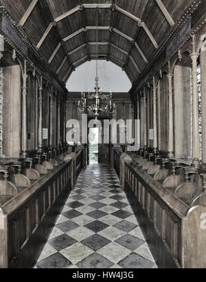 Intérieur de la nef à l'église Saint-Jean, petite église Gidding. Cambridgeshire. Angleterre. ROYAUME-UNI Banque D'Images