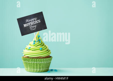 Cupcake avec Happy Mother's Day sign Banque D'Images