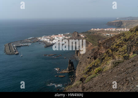 Puerto de las Nieves und der Hafen aus der Luft, Insel Gran Canaria, Kanarische Inseln, Spanien | birds eye view de Puerto de las Nieves et sa har Banque D'Images