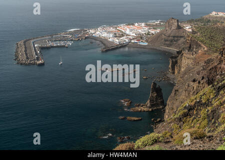 Puerto de las Nieves und der Hafen aus der Luft, Insel Gran Canaria, Kanarische Inseln, Spanien | birds eye view de Puerto de las Nieves et sa har Banque D'Images