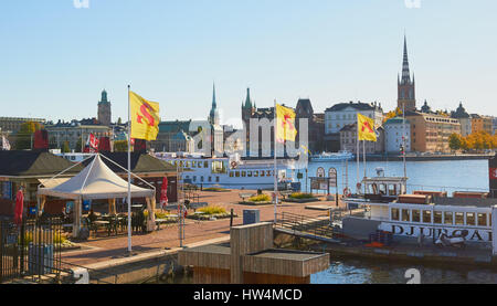 Sites touristiques de Stockholm bateaux amarrés sur front de Kungsholmen, à Stockholm, Suède, Scandinavie Banque D'Images