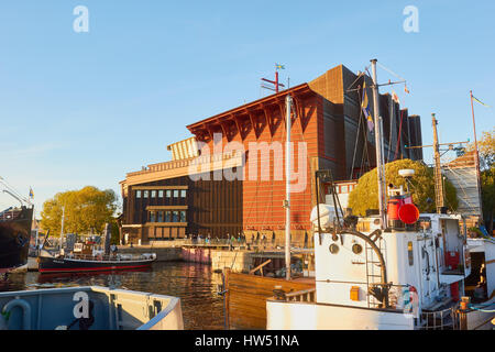 Musée Vasa (Vasamuseet), Djurgarden, Stockholm, Suède. Accueil du navire de guerre Vasa restaurée du xviie siècle qui a coulé sur son voyage en août 1628. Banque D'Images