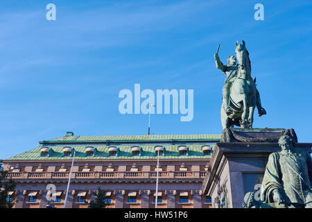 1796 statue du Roi Gustav II Adolf par le sculpteur français Pierre L'Archeveque, Gustav Adolfs Torg, Stockholm, Suède, Scandinavie Banque D'Images