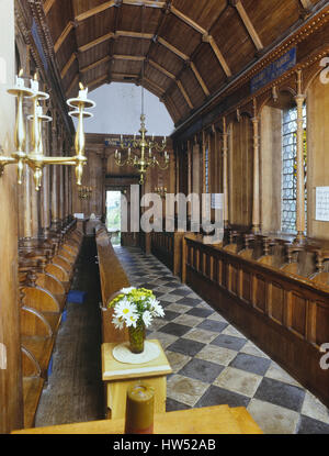 Intérieur de la nef à l'église Saint-Jean, petite église Gidding. Cambridgeshire. Angleterre. ROYAUME-UNI Banque D'Images