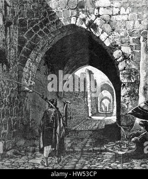 Israël. Jérusalem. La Via Dolorosa. Street dans la vieille ville où l'on croit que Jésus a marché sur le chemin de sa crucifixion. La gravure. 'La Velada. - Semanario', 1894. Banque D'Images