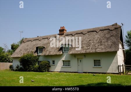 19 & 21 du Livre vert, Histon Cambridgeshire, sont parmi une numbetr de bâtiments autour du vert Banque D'Images